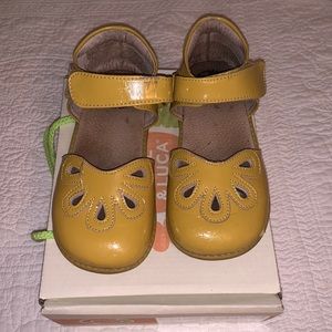 Livie and Luca size 13 Petal